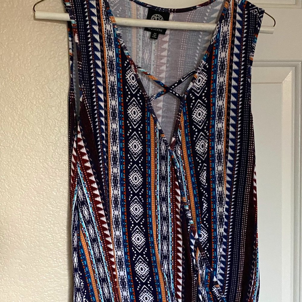 Sleeveless, V-neck Criss Cross